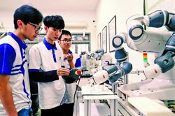 Giảm tiền kiểm, khơi th&ocirc;ng d&ograve;ng vốn v&agrave;o gi&aacute;o dục