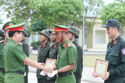 Trung đoàn CSCĐ số 4 tổng kết huấn luyện chiến sỹ mới năm 2026