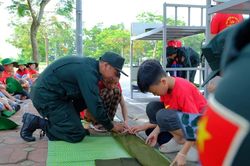Nhiệm vụ quốc tế bắt đầu từ những việc làm gần dân
