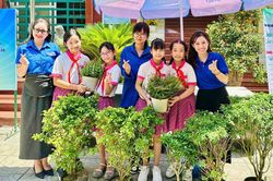 Đổi phế liệu lấy cây xanh – Lan tỏa lối sống xanh từ những hành động nhỏ
