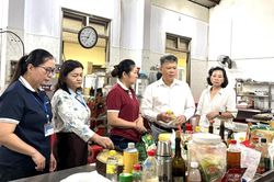 Kiểm tra an toàn thực phẩm trước Kỳ thi tốt nghiệp THPT năm 2026 tại phường Thục Phán và Nùng Trí Cao