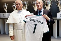 Hơn 70.000 tín hữu chào đón Giáo Hoàng Leo XIV tại Santiago Bernabéu