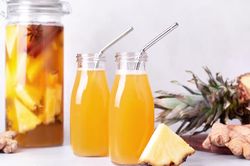 Nước ép dứa không phải ai cũng nên uống: Bác sĩ cảnh báo 5 trường hợp cần tránh xa