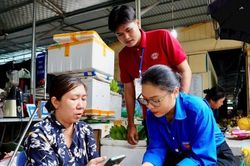 Từ 'Bình dân học vụ số' đến xây dựng 'Phường thông minh' ở Phú Thượng