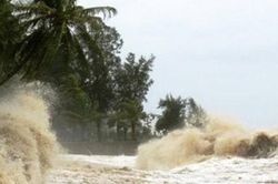 Biển Đông vừa xuất hiện vùng áp thấp, các địa phương khẩn trương ứng phó