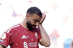 Liverpool chính thức xác nhận Salah và 11 cầu thủ ra đi