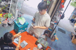 Khách Trung Quốc trả nhầm 8 triệu cho đơn hàng 760.000 đồng