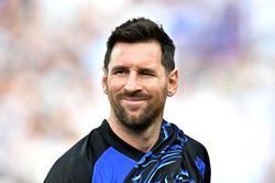 Messi và Mbappe trước lời hẹn với lịch sử
