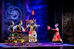 Từ 'nuôi nghề' đến sống được với nghề