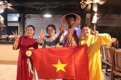 Kể với thế giới về quê hương mình