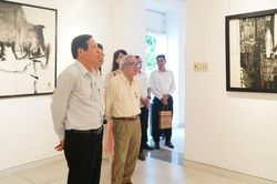 'Hành trình từ trái tim' kể câu chuyện nghệ thuật của cố danh họa Lê Bá Đảng