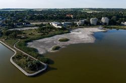 Hồ lớn thứ ba Hungary đang cạn nước với tốc độ đáng lo ngại