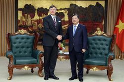 Phó Thủ tướng Thường trực Phạm Gia Túc tiếp Phó Ngoại trưởng Hoa Kỳ Christopher Landau