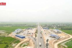 [Video] Tiến độ thi c&ocirc;ng c&aacute;c trạm dừng nghỉ tr&ecirc;n tuyến cao tốc Bắc - Nam vẫn chậm