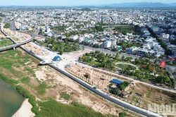 Quảng Ngãi: Đẩy nhanh tiến độ hoàn thành dự án tôn tạo cảnh quan bờ nam sông Trà Khúc vào cuối năm 2026