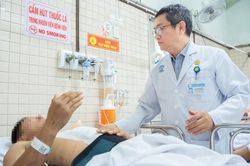 Bệnh viện Chợ Rẫy hội chẩn toàn bệnh viện cứu nạn nhân bị tai nạn trên cao tốc Phan Thiết - Dầu Giây