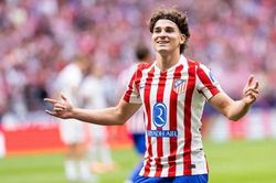 Real Madrid nhắm Alvarez, Mourinho trở lại Bernabeu