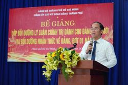 TPHCM: Trao gần 250 giấy chứng nhận cho học viên lớp bồi dưỡng lý luận chính trị và nhận thức Đảng