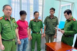 Phá đường dây sản xuất hơn 27.000 chai dầu gió giả, bắt tạm giam 2 người
