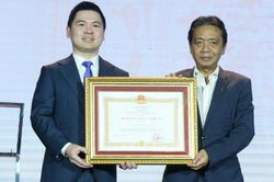 Hà Nội FC đón Huân chương Lao động hạng Nhì