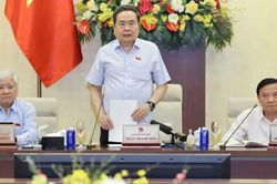 Gi&aacute;m s&aacute;t quản l&yacute;, sử dụng trụ sở l&agrave;m việc gắn với ph&ograve;ng, chống l&atilde;ng ph&iacute; v&agrave; ti&ecirc;u cực