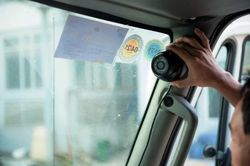 Đề xuất camera trên xe tự phát hiện lái xe ngủ gật, dùng điện thoại