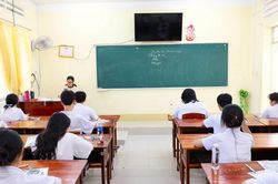 Hành vi sử dụng thiết bị công nghệ cao gian lận trong thi cử sẽ bị xử lý nghiêm