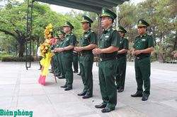 Dâng hương tri ân các anh hùng, liệt sĩ tại Quảng Trị