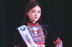 Nữ sinh Thái Nguyên tự tin sải bước cùng Hoa hậu Hà Trúc Linh