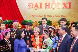 Chuyển từ 'chăm lo, hỗ trợ' sang đồng hành, khơi dậy nội lực của đồng bào dân tộc thiểu số