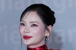 Diễn viên đóng cô đồng trừ tà và oan hồn họ Hứa trong truyền thuyết kinh dị khu Chợ Lớn