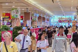 Mục sở thị AEON Mall Long Biên sau vụ nhân viên an ninh nói khách 'ăn cắp đồ'