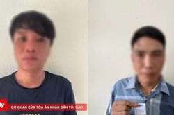 Phát hiện 3 đối tượng mua bán chất cấm trong nhà chăn nuôi