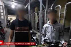 Kịp thời bắt giữ 2 thiếu niên mang theo hung khí trên đường