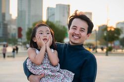 Diễn viên 'Bố già trở lại' tuổi 49 làm bố đơn thân, sáng nào cũng dậy sớm nấu cơm