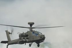 Báo Mỹ nêu nguyên nhân khiến trực thăng AH-64 rơi gần eo biển Hormuz