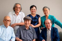 Những anh hùng Lao động trong giới văn học nghệ thuật, có 3 người là giáo sư