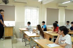 Th&iacute; sinh ăn x&ocirc;i đỗ 3 ng&agrave;y mong điểm cao tại kỳ thi tốt nghiệp THPT