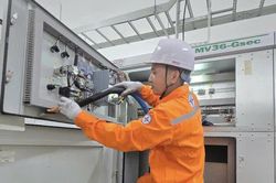 Lãnh đạo EVN: Đổi khung giờ cao điểm không ảnh hưởng đến tiền điện sinh hoạt