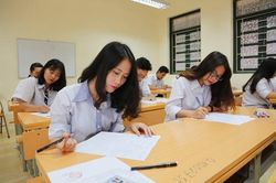 Hỗ trợ mùa thi 2026: Đường sắt giảm giá vé cho học sinh, sinh viên và người thân