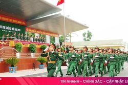 Tư lệnh Quân khu 4 dự lễ tuyên thệ chiến sĩ mới ở Hà Tĩnh