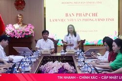 Thẩm tra dự thảo nghị quyết hỗ trợ cán bộ, công chức làm việc tại trung tâm phục vụ hành chính công