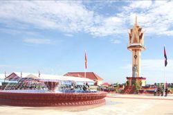 Khánh thành Đài Hữu nghị Campuchia - Việt Nam tại tỉnh Pursat