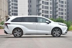 Toyota trình làng xe MPV hybrid dài hơn 5,1 mét, công suất 246 mã lực, giá hấp dẫn