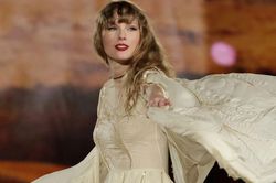 Taylor Swift xuất hiện trong báo cáo của Chính phủ Anh