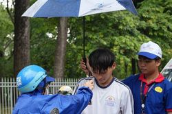TPHCM: Hơn 142.000 thí sinh 'đội mưa' đến trường làm thủ tục dự thi tốt nghiệp THPT