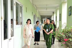 Hơn 1,2 triệu thí sinh làm thủ tục dự thi tốt nghiệp THPT