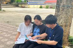 Đôi bạn trọ học, nuôi ước mơ làm cô giáo