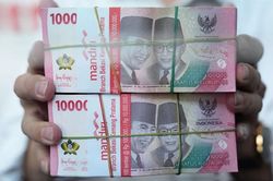 Indonesia tăng lãi suất khẩn cấp để chặn đà lao dốc của đồng rupiah