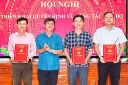 Đảng ủy xã Vĩnh Điều triển khai quyết định điều động cán bộ